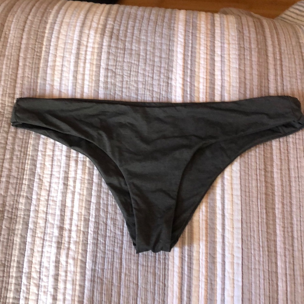 Rip curl bathing suit bottoms cheeky size large